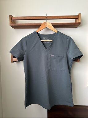 FIGS Catarina Scrub Top || Size XS